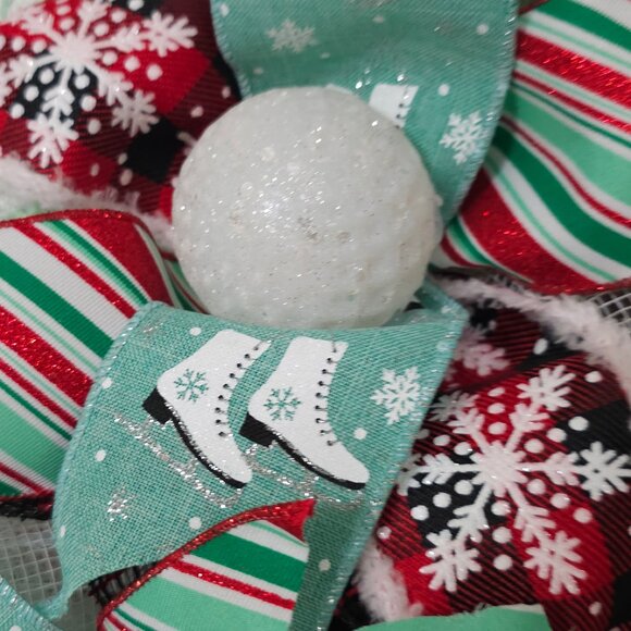 ⛸️🎄 "I'll Be Gnome for Christmas" Winter Wreath 🎄⛸️ - Picture 3 of 6